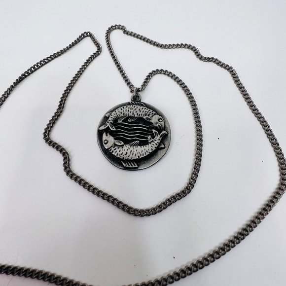 Pisces Pendant Charm Necklace Vintage Horoscope Zodiac Round - Picture 3 of 7